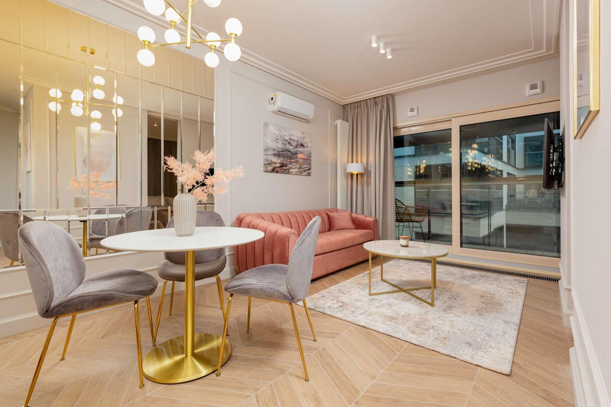 Lux Center Mennica By Renters Prestige * Warsaw